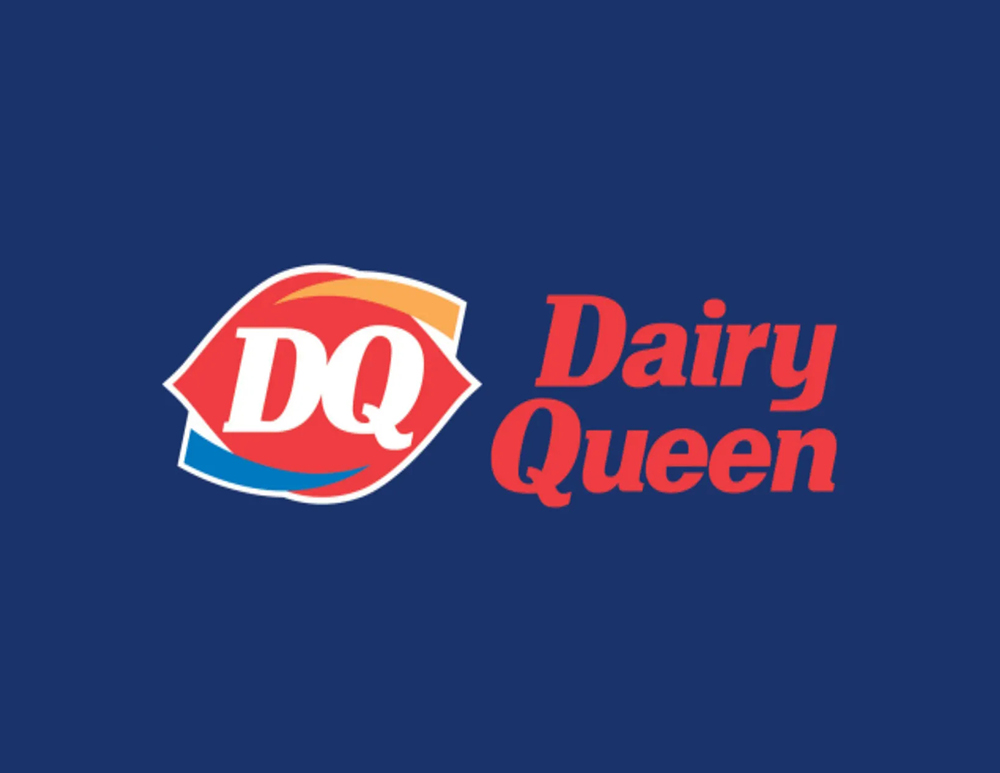 DQ冰雪皇后LOGO创意是以DQ的品牌首字母配合红蓝视觉强烈的颜色
